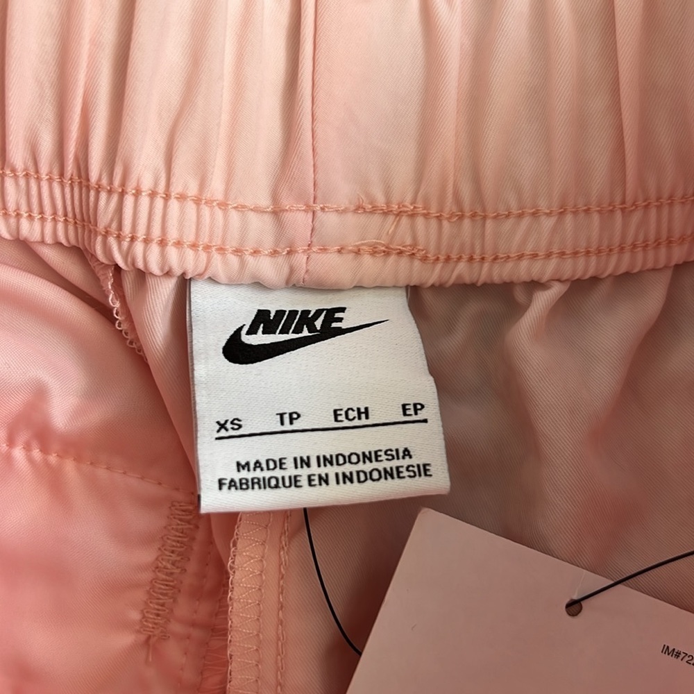 Nike High Rise Shorts - Picture 5 of 10